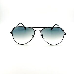 Ray-Ban Aviator Gradient Sunglasses RB3025 Black Frame Light Gray Lenses UNISEX!